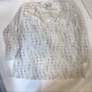 Ladies Fashion v neck 3/4 slv white w flowers Sz M